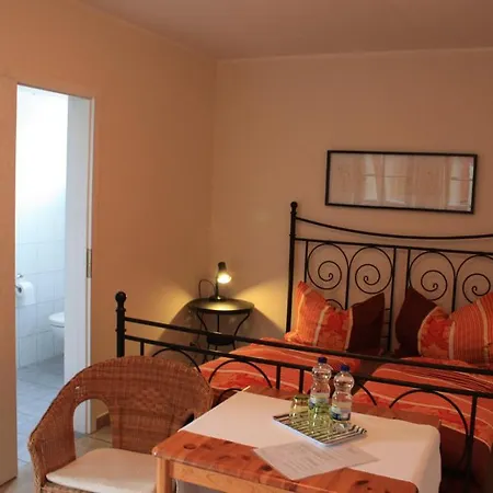 Haus Buchheim - Am Schloss 3*