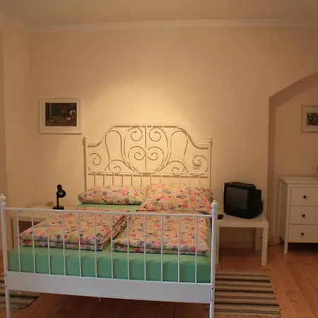 Gæstehus Haus Buchheim - Am Schloss 3*